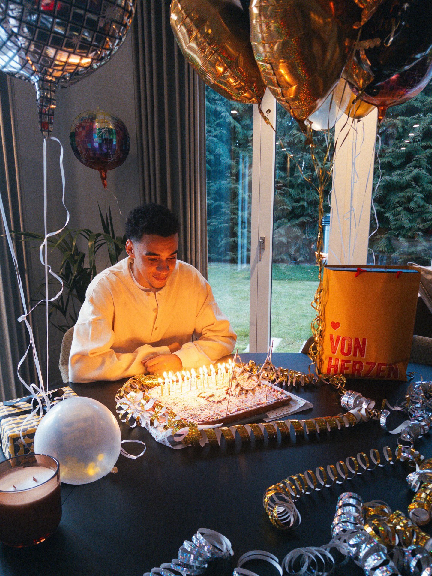 This is wornu gadmichael's idol, jamal musiala's birthday